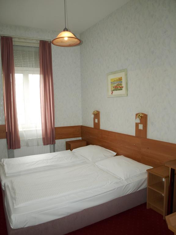 Hotel Stalehner Viena Quarto foto